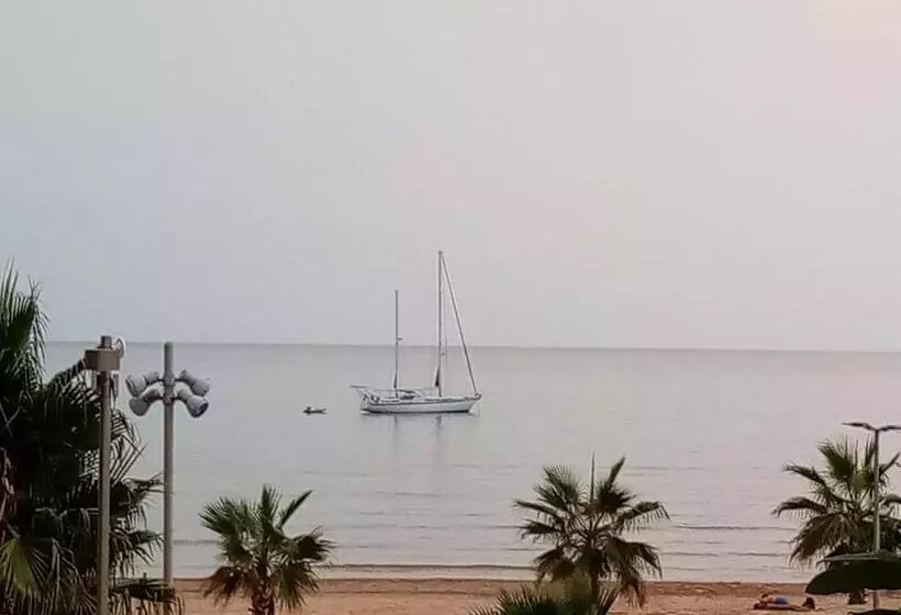 تختخواب و صبحانه Molo Di Levante Rent Apartment