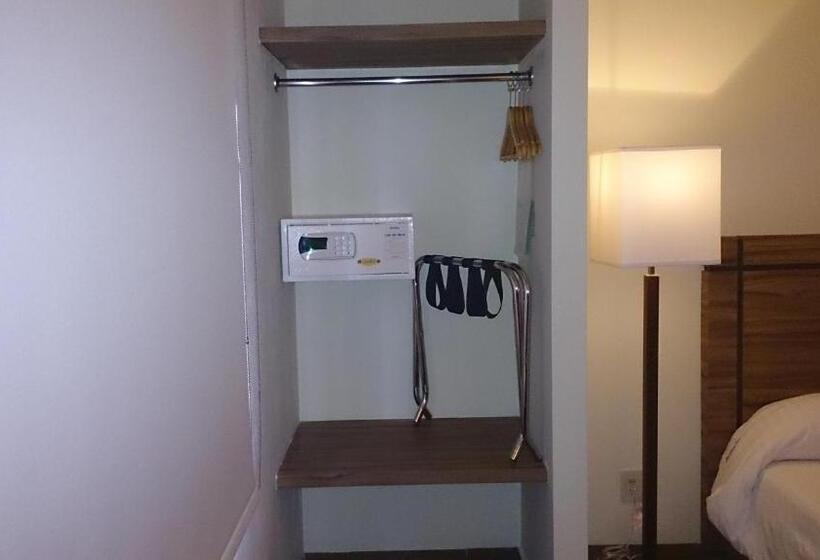 هتل Oliver Inn   Business Class