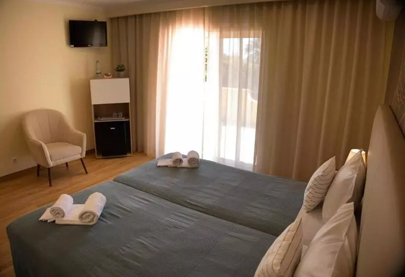 ホテル Rural Rocha Da Gralheira