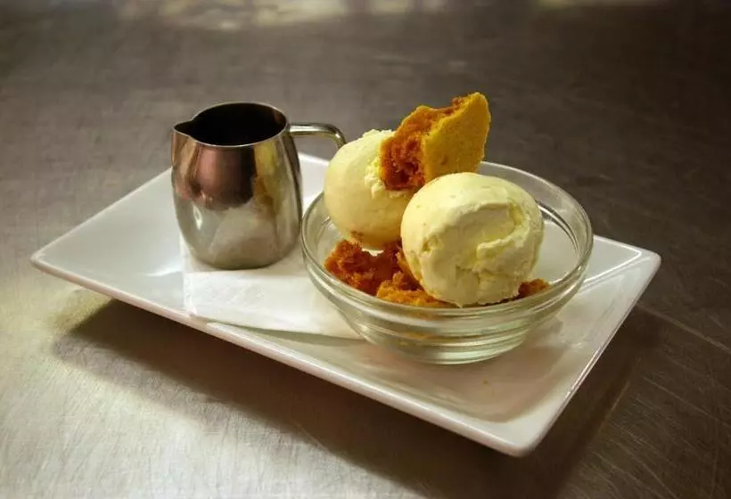 Hotelli The Oyster Smack