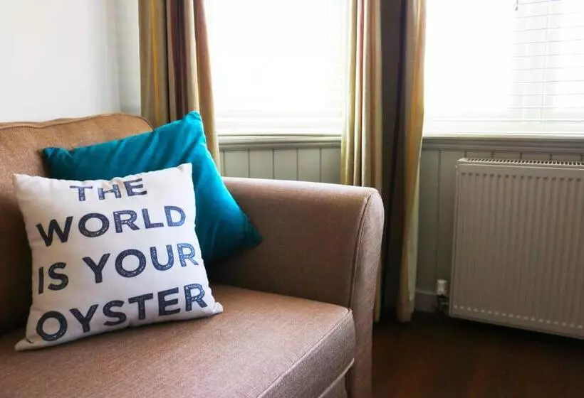 Hotelli The Oyster Smack