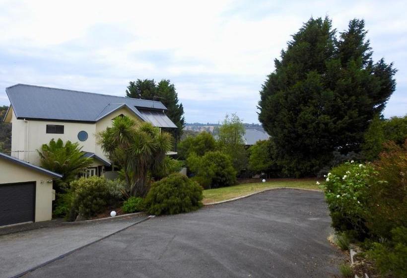 Launceston Apartment Bed And Breakfast Retreat