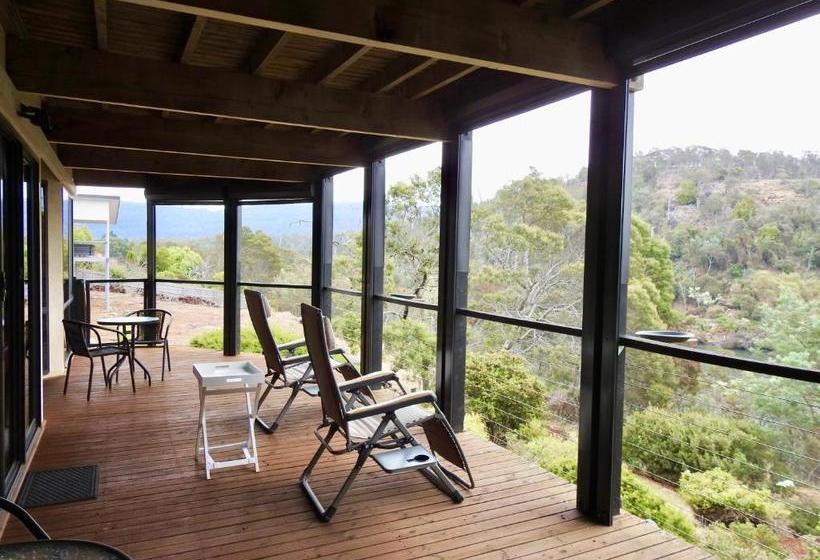 Launceston Apartment Bed And Breakfast Retreat