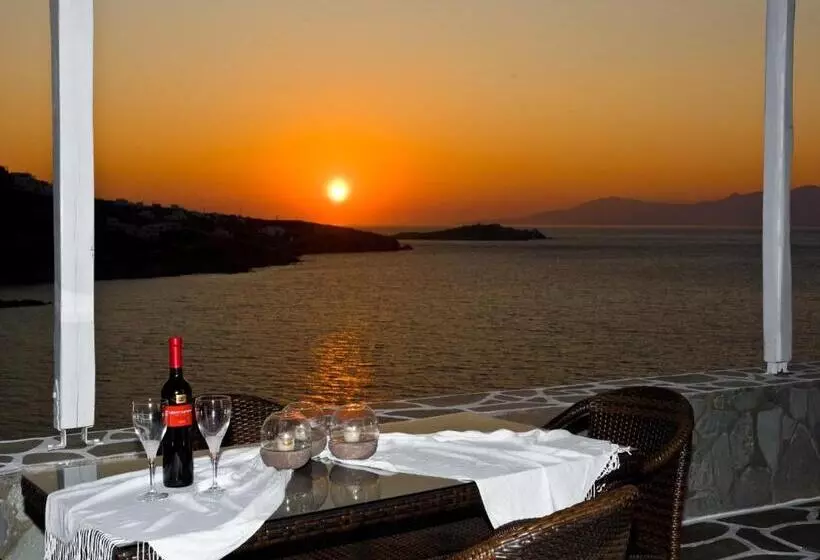 هتل Vana Holidays