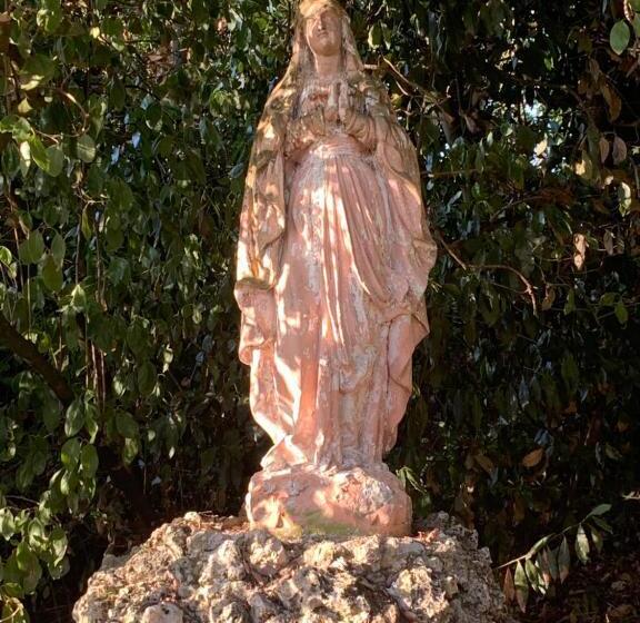 민박 Château De Villeneuve   Montolieu