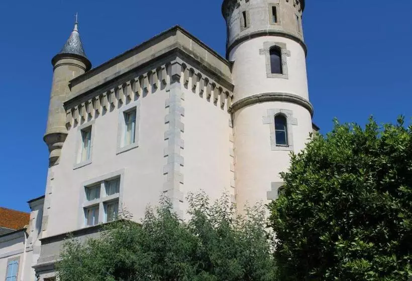 ベッドアンドブレックファースト Château De Villeneuve Montolieu