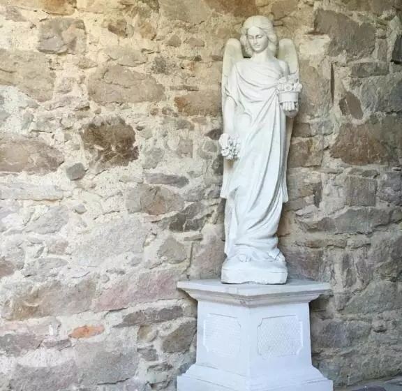 ベッドアンドブレックファースト Château De Villeneuve Montolieu