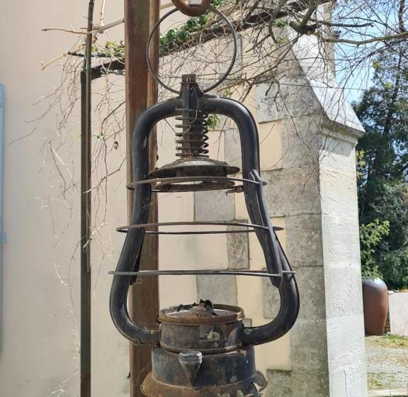 민박 Château De Villeneuve   Montolieu