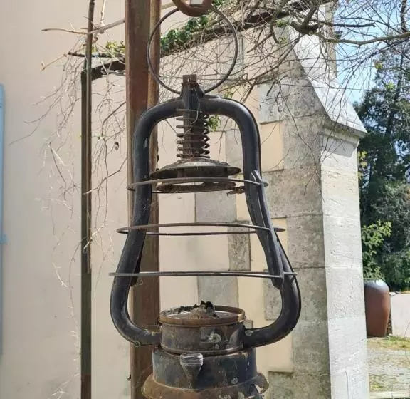 ベッドアンドブレックファースト Château De Villeneuve Montolieu