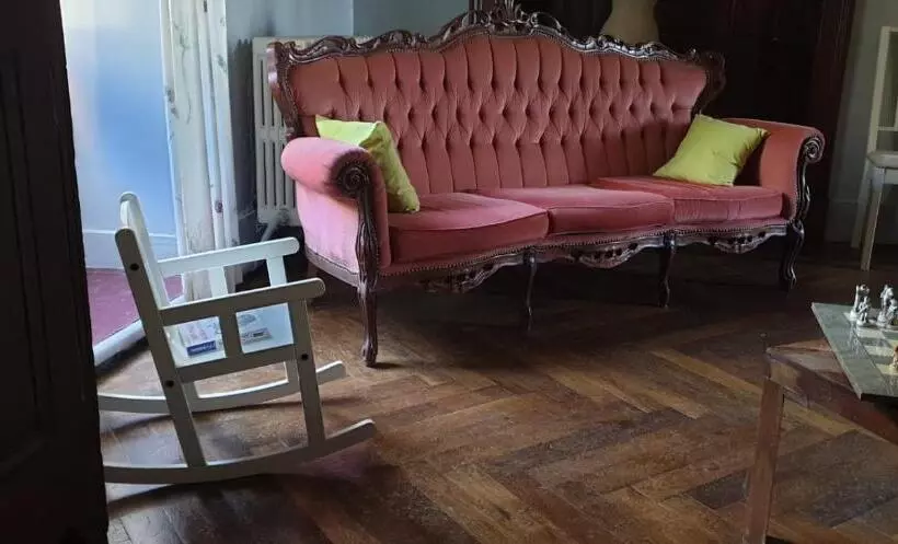 ベッドアンドブレックファースト Château De Villeneuve Montolieu