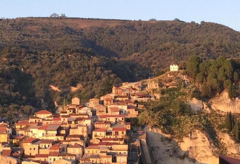 مبيت وإفطار Elpidios Galatro Terme