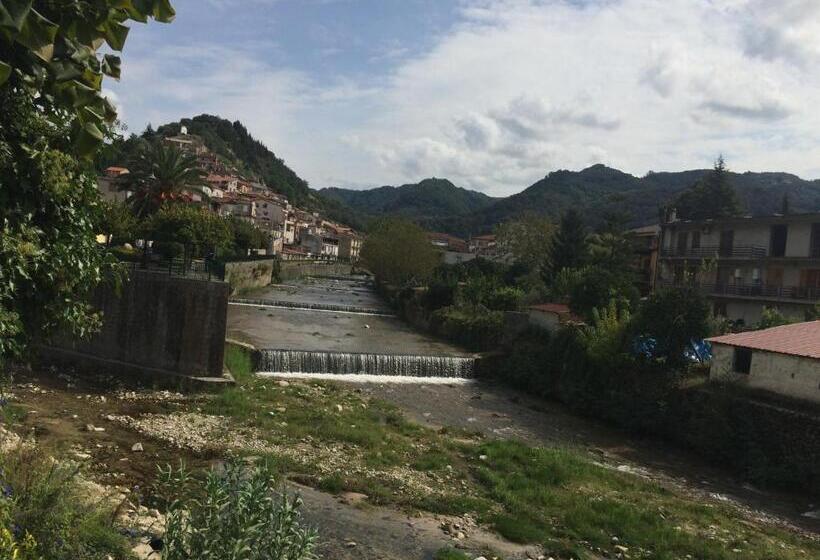 مبيت وإفطار Elpidios Galatro Terme