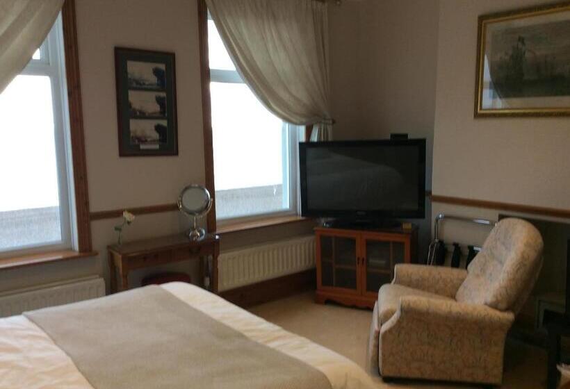 צימר The Ship Inn   Sandgate