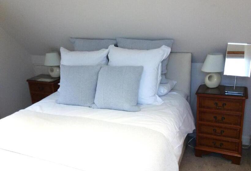 צימר The Ship Inn   Sandgate