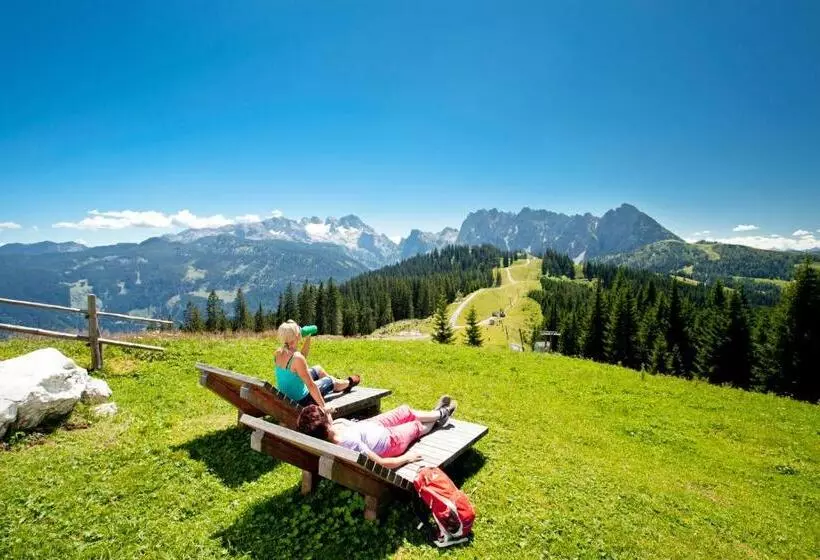 Dachstein West Hotel Gmbh Kirchenwirt Russbach