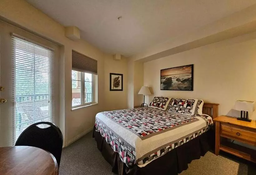 Hotelli Borgata Lodge Resort