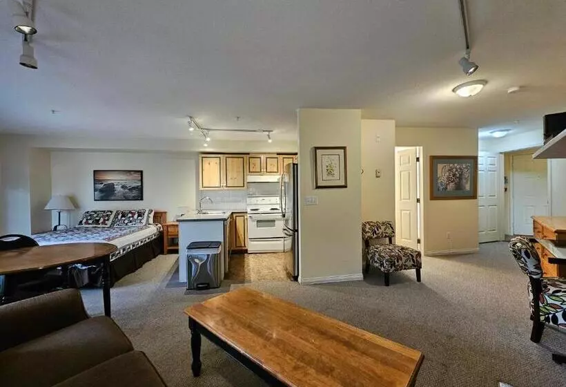 Hotelli Borgata Lodge Resort