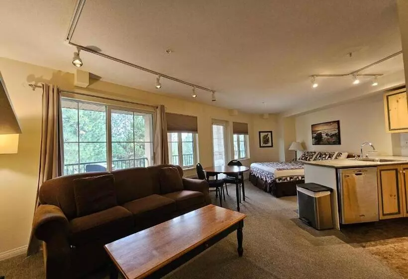 Hotelli Borgata Lodge Resort