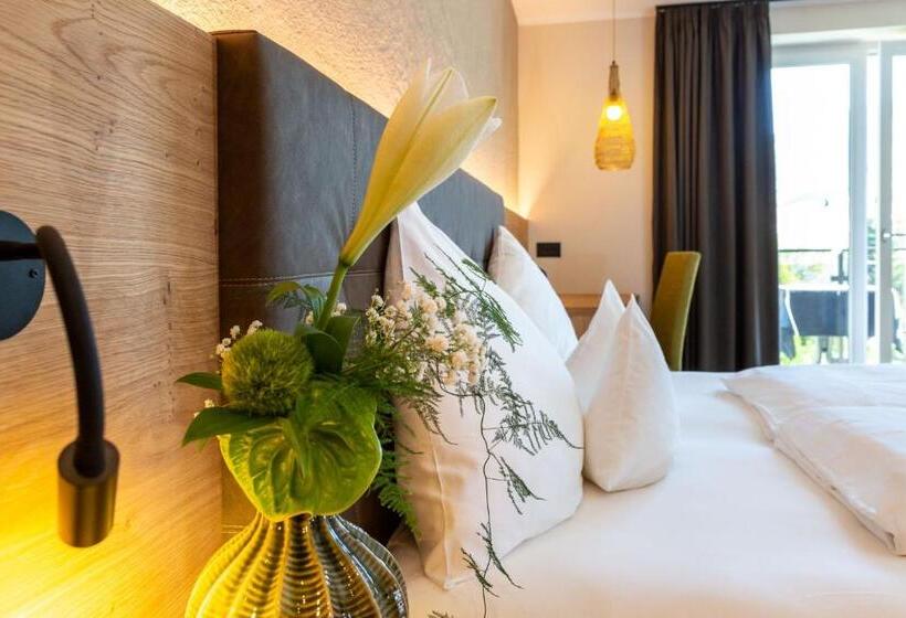 בית מלון כפרי Hofer