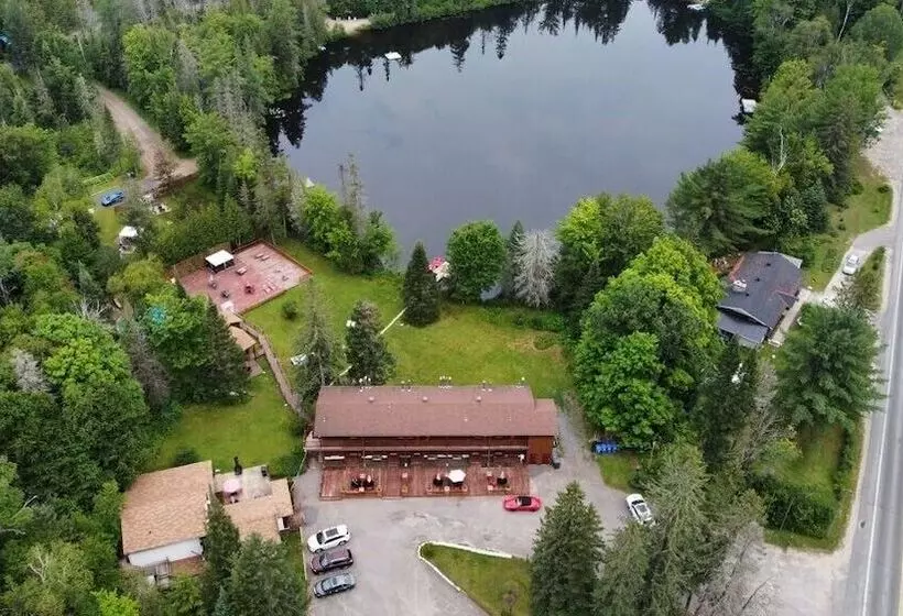 Hotelli Hôtel Du Lac Lenore