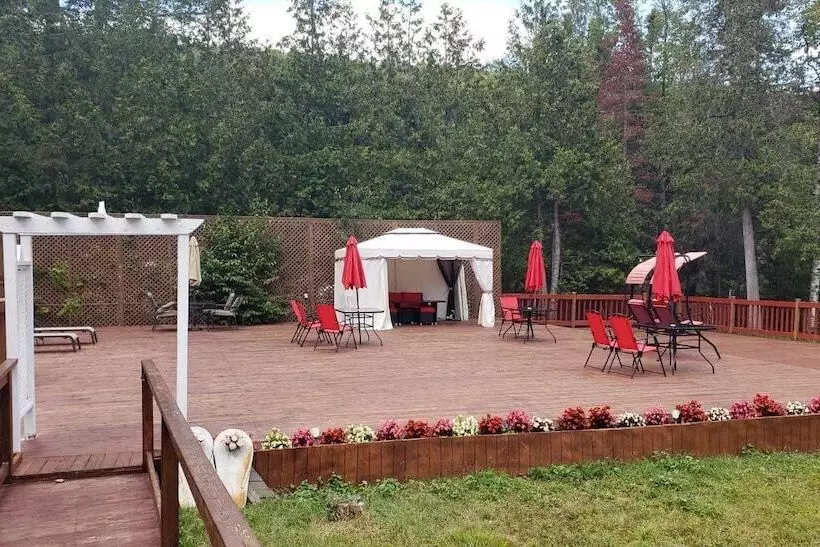 Hotelli Hôtel Du Lac Lenore