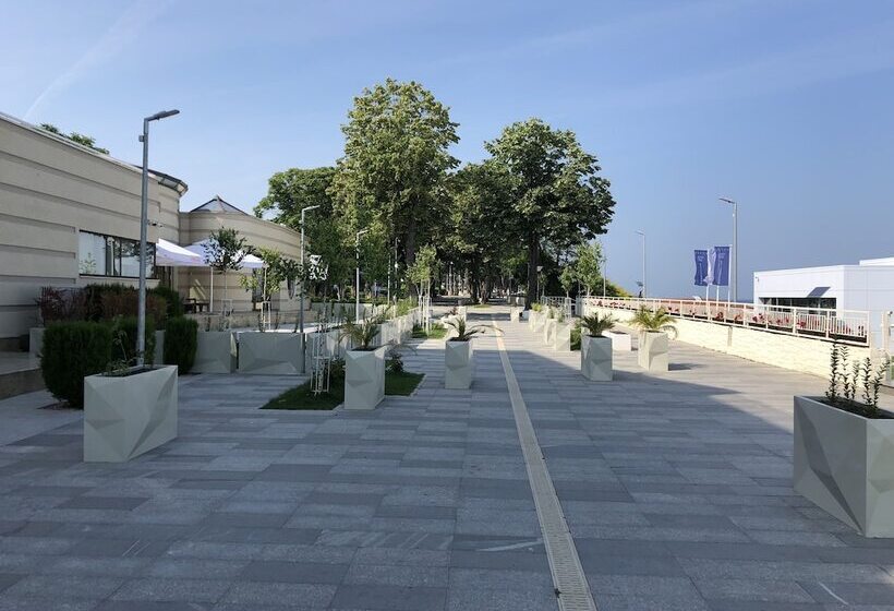 בית מלון כפרי New Belvedere