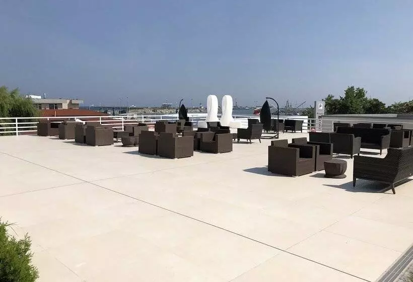 هتل New Belvedere