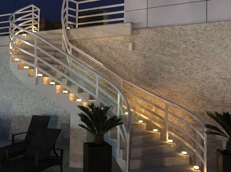 בית מלון כפרי New Belvedere