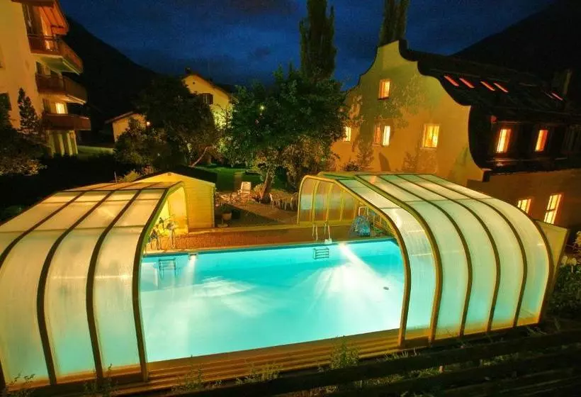 ホテル Piz Mitgel