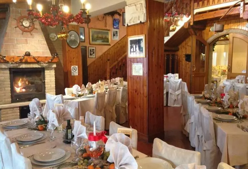 ホテル Pizzeria Ristorante Al Leone