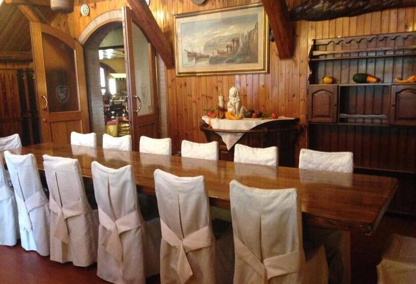 ホテル Pizzeria Ristorante Al Leone