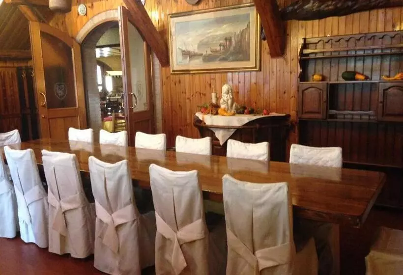 ホテル Pizzeria Ristorante Al Leone