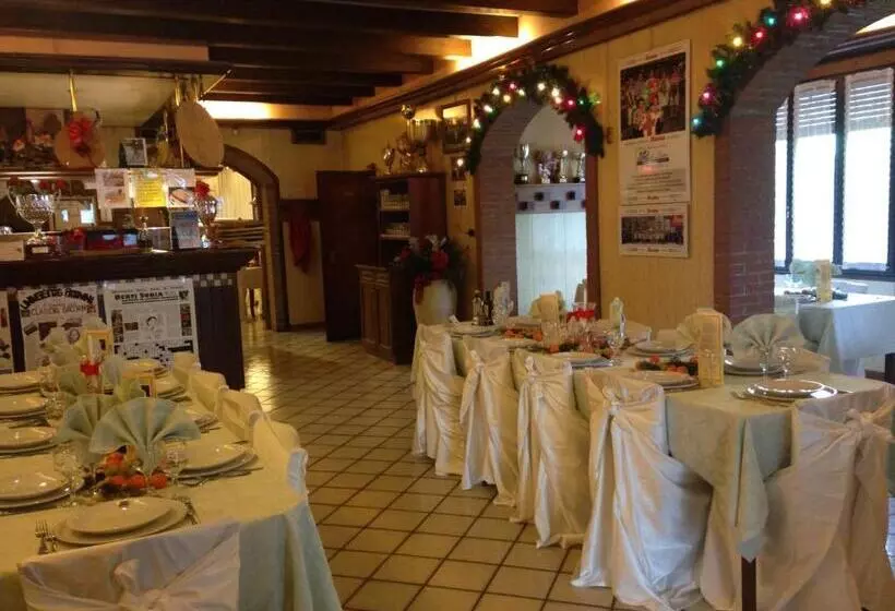 ホテル Pizzeria Ristorante Al Leone
