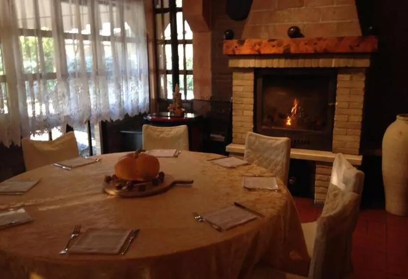 ホテル Pizzeria Ristorante Al Leone