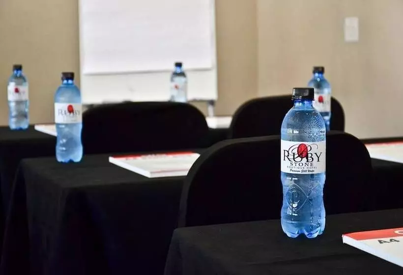 ホテル Ruby Stone Boutique