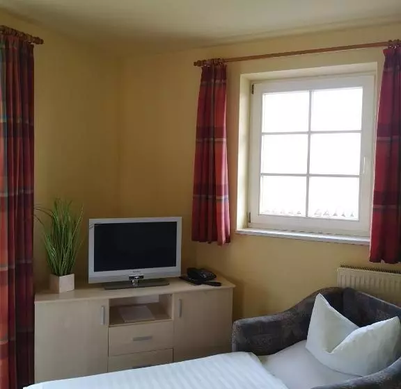 Hotelli Und Appartements Jägerhof Rügen