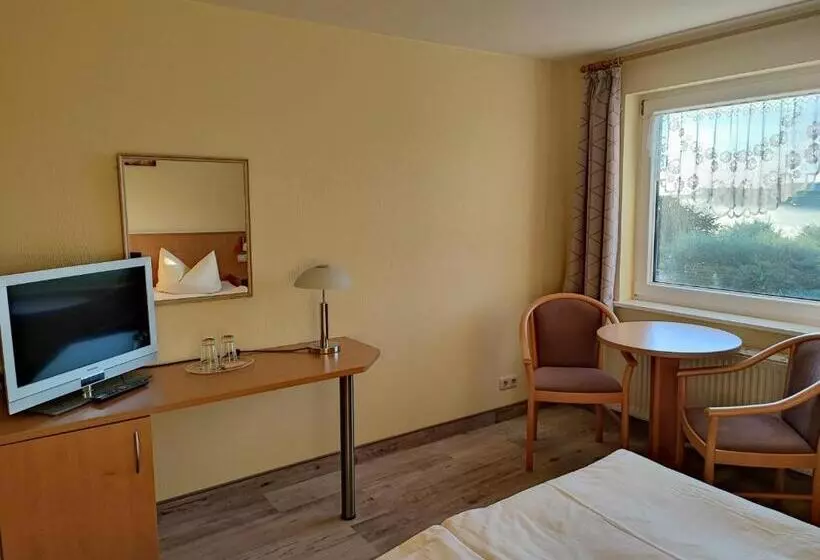 Hotelli Und Appartements Jägerhof Rügen