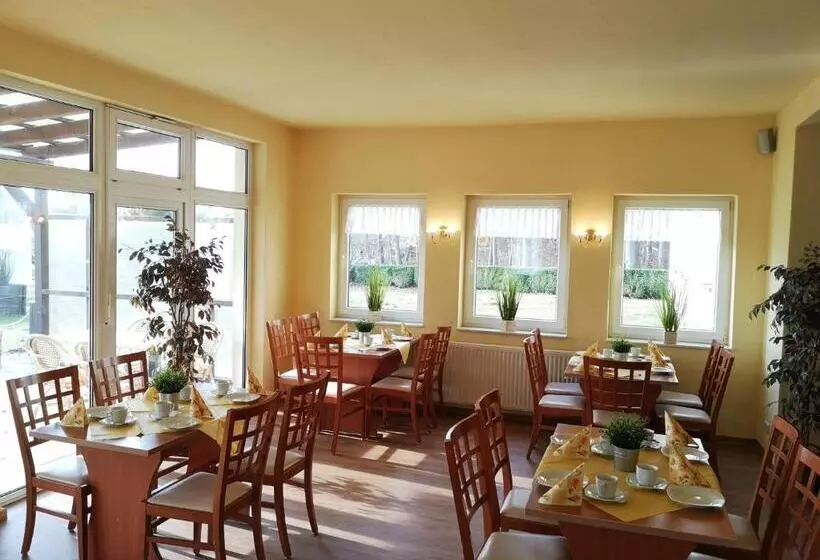 Hotelli Und Appartements Jägerhof Rügen