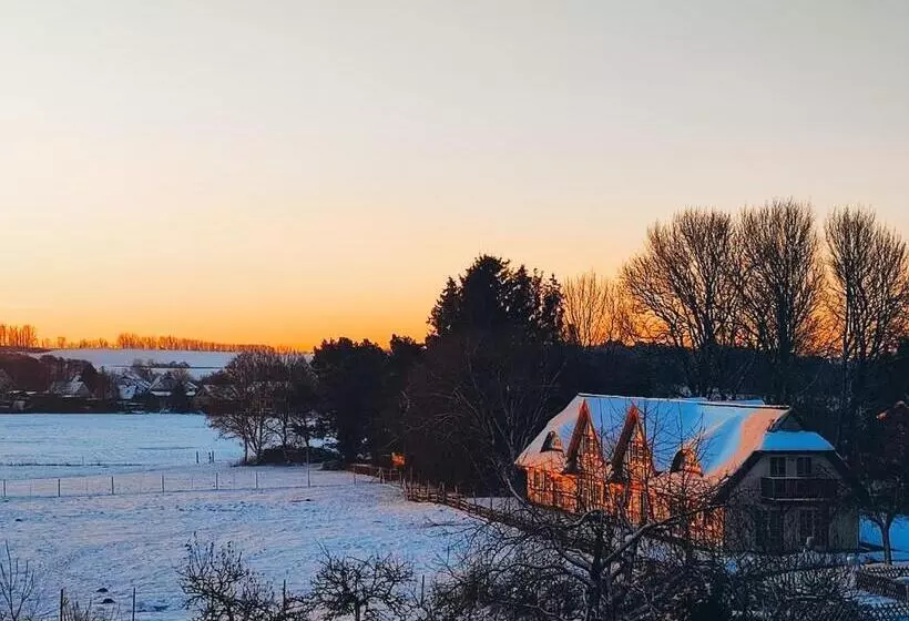 Hotelli Und Appartements Jägerhof Rügen