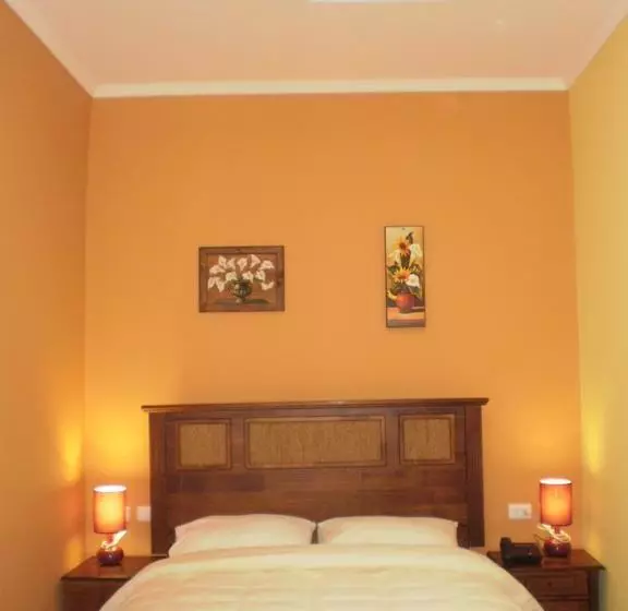 هتل Victoria Hostal