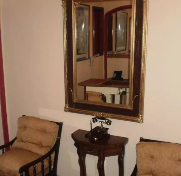 هتل Victoria Hostal