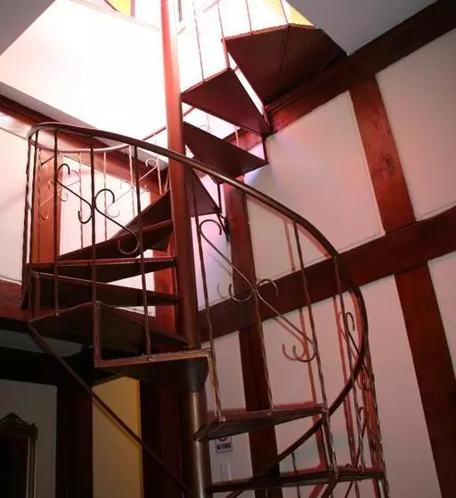 هتل Victoria Hostal