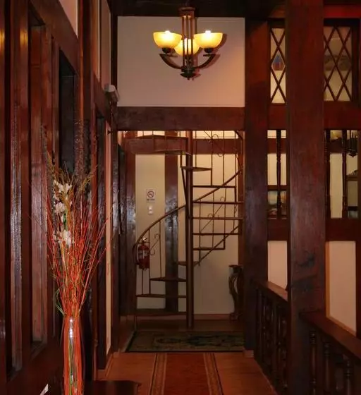 هتل Victoria Hostal