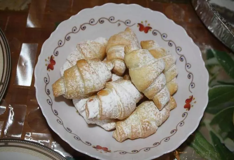 تختخواب و صبحانه La Pavoncella