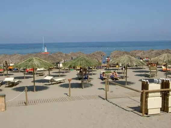تختخواب و صبحانه La Pavoncella