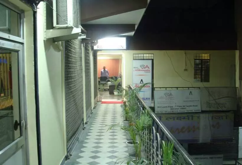 ホテル Abhinandan Grand