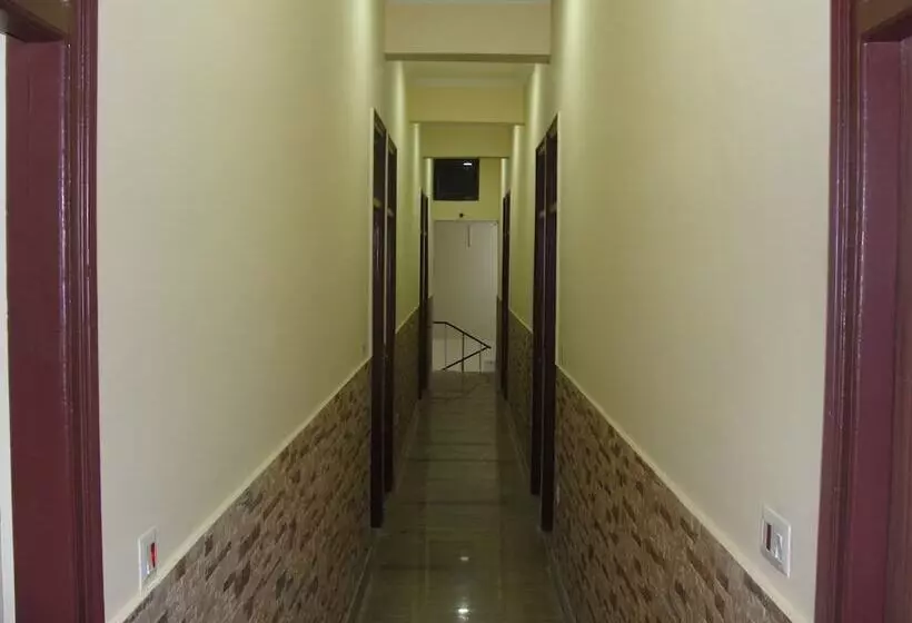 ホテル Abhinandan Grand