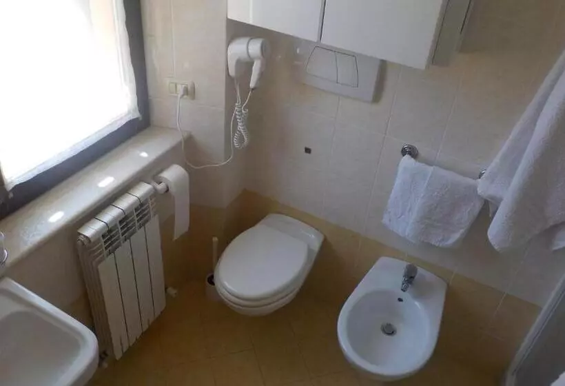 ホテル Conero Camere