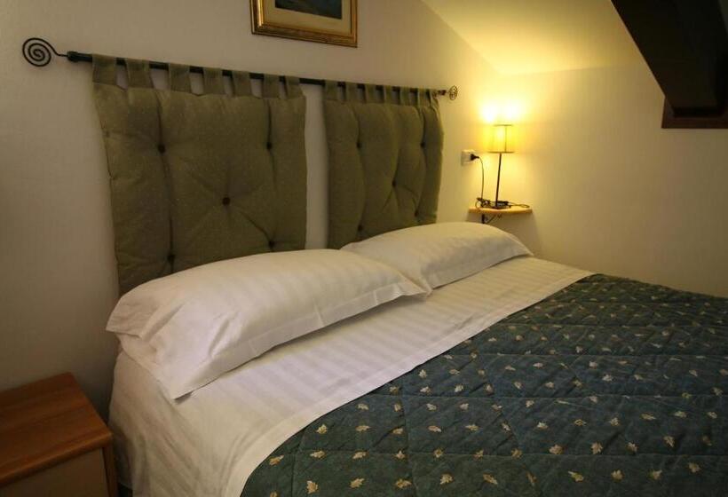 هتل Conero Camere