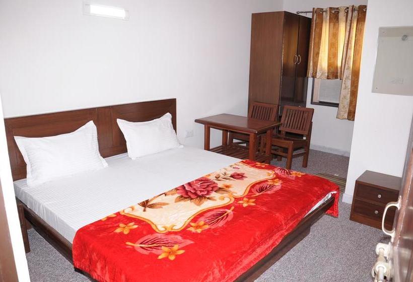 בית מלון כפרי Capital O 25053  Devi Palace